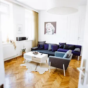 Huge Central Designer Loft With Tyrolean Touch , 160m2 Innsbruck