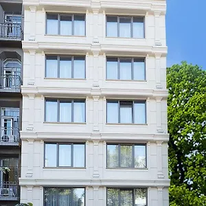rezervați aici